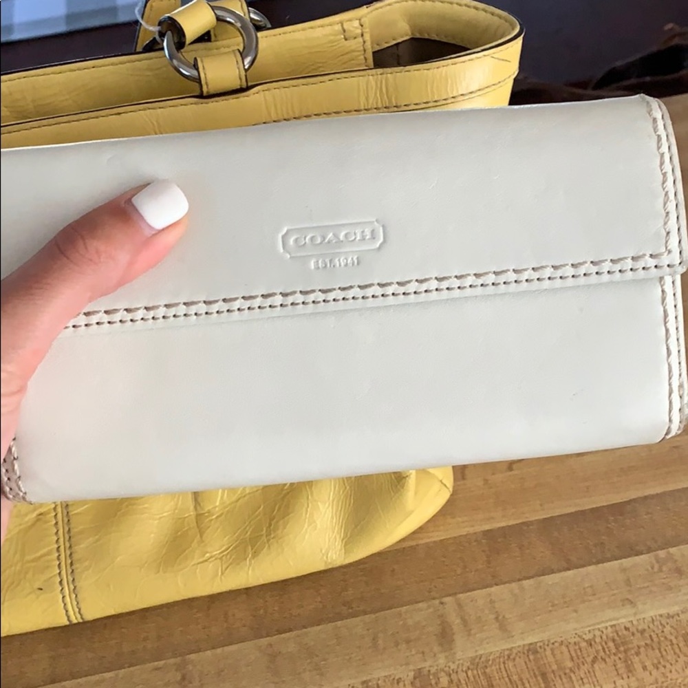 Coach tri-fold women’s wallet
